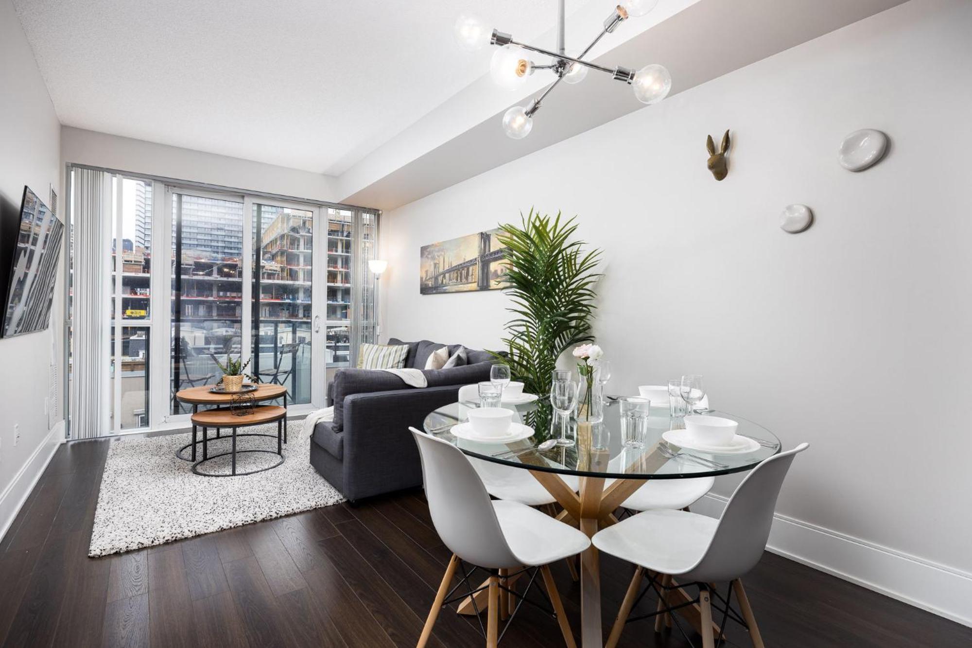 Dwtn Condo Near Cn Tower! W/ Free Parking Toronto Eksteriør billede